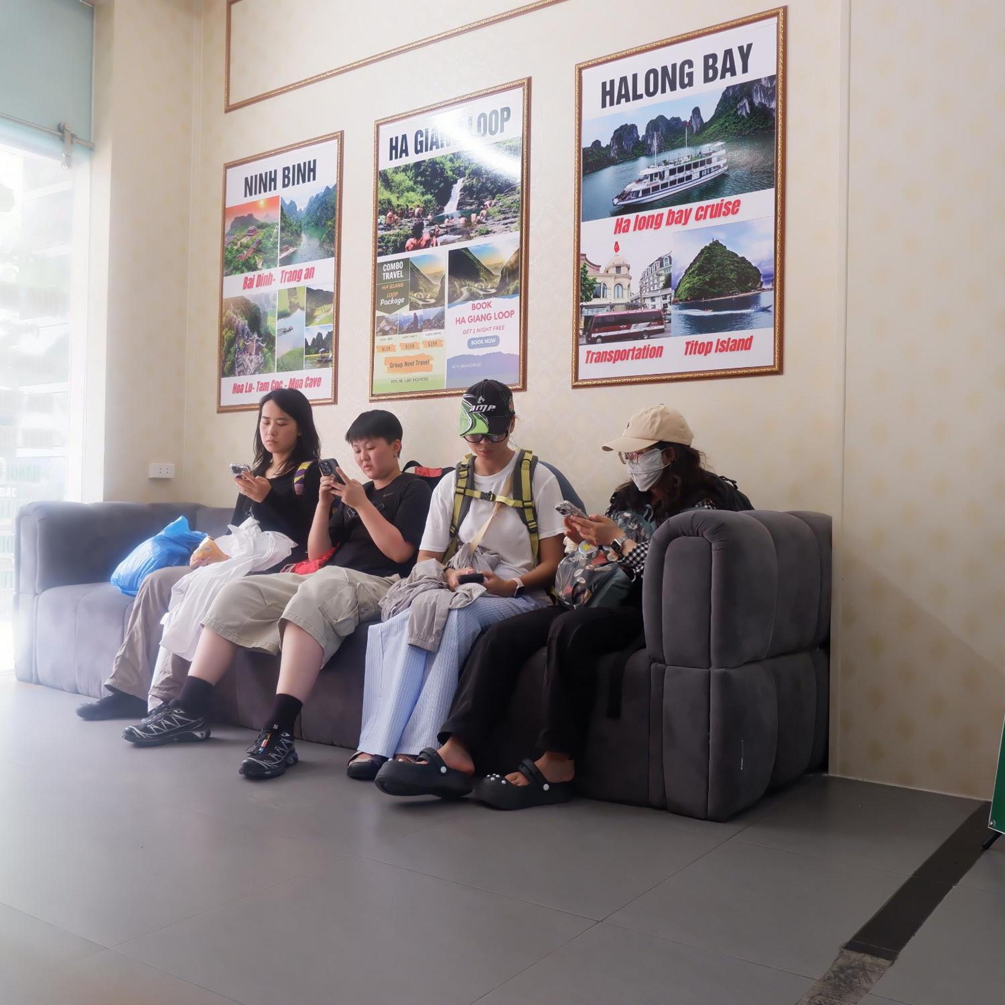 Hotel Group Nest Hanoi
